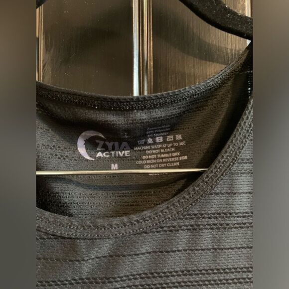 Zyia Active Mesh Workout Shirt | Medium - Picture 2 of 3